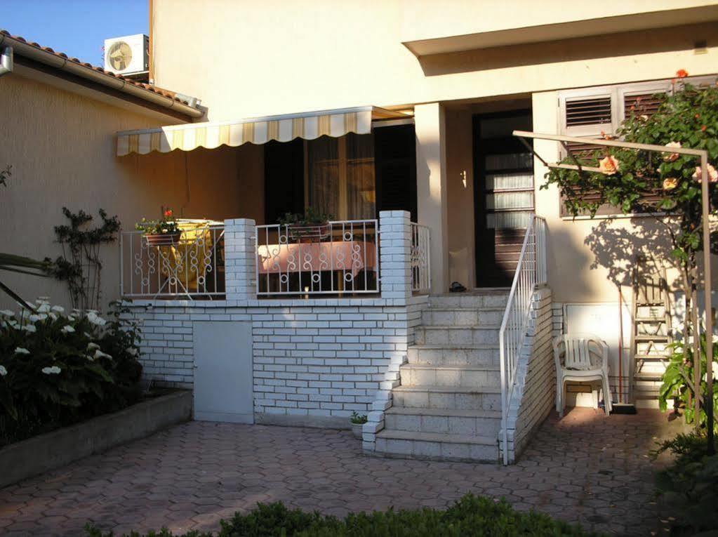 רוביני Guest House Aurora מראה חיצוני תמונה